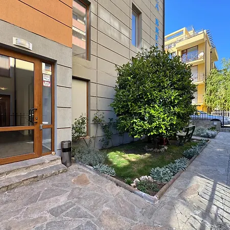 Daire Sea Breeze With Balcony 250 Metres For The