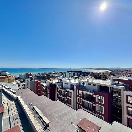 Sea Breeze With Balcony 250 Metres For The Apartament